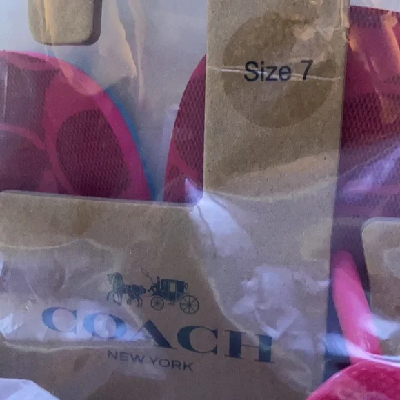 Coach flipflop , in Bold pink color . Size 7 - Picture 2 of 3
